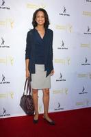 los angeles - 12 de agosto - anne-marie johnson en la dinámica y diversa - una celebración de los premios emmy número 66 del evento de diversidad en la academia de televisión el 12 de agosto de 2014 en north hollywood, ca foto