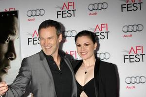 los angeles - 10 de noviembre - stephen moyer, anna paquin en el afi fest 2015 presentado por audi - estreno de conmoción cerebral en el teatro chino tcl el 10 de noviembre de 2015 en los angeles, ca foto