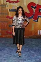 los angeles - 1 de diciembre lauren velez en el estreno de spider-man into the spider-verse en el teatro del pueblo el 1 de diciembre de 2018 en westwood, ca foto