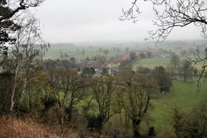 una vista de la campiña de shropshire en grinshill foto