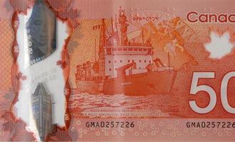 barco de la guardia costera canadiense amundsen research rompehielos en canadá 50 dólares 2012 fragmento de billete de polímero foto