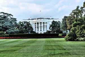 una vista de la casa blanca en washington foto