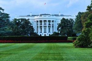 una vista de la casa blanca en washington foto