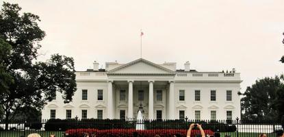 una vista de la casa blanca en washington foto