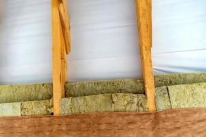 aislamiento térmico del techo con lana mineral foto
