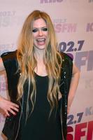 los angeles - 11 de mayo - avril lavigne llega al concierto de tango wango 2013 producido por kiis-fm en el home depot center el 11 de mayo de 2013 en carson, ca foto