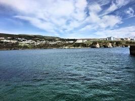 una vista de la isla de man en el verano foto