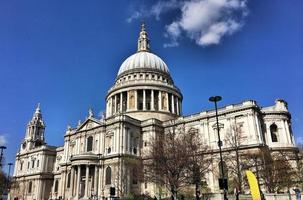 londres en el reino unido en 2019. una vista de la catedral de san pablo en londres foto