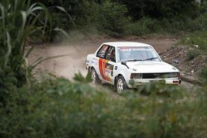 yogyakarta, indonesia - 16 de octubre de 2022 - los corredores compiten en la copa del rey sprint rally jogja foto