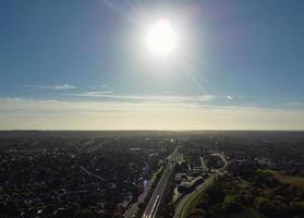 Las nubes y el cielo más bellos de la ciudad de London Luton en Inglaterra foto