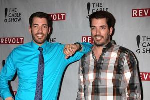 LOS ANGELES, APR 30 - Drew Scott, Jonathan Scott at the NCTA s Chairman s Gala Celebration of Cable with REVOLT at The Belasco Theater on April 30, 2014 in Los Angeles, CA photo