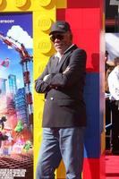 los angeles, 1 de febrero - morgan freeman en el estreno de la película lego en el teatro del pueblo el 1 de febrero de 2014 en westwood, ca foto