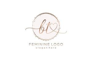 logotipo de escritura a mano bt inicial con plantilla de círculo logotipo vectorial de boda inicial, moda, floral y botánica con plantilla creativa. vector