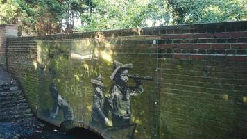 grafiti de banksy en oulton amplio foto
