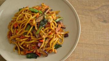 stir-fried yakisoba noodles with vegetable in vegan style - Vegan and vegetarian food style video