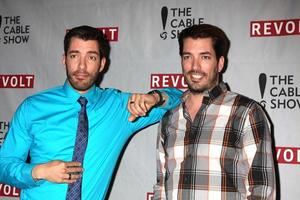 LOS ANGELES, APR 30 - Drew Scott, Jonathan Scott at the NCTA s Chairman s Gala Celebration of Cable with REVOLT at The Belasco Theater on April 30, 2014 in Los Angeles, CA photo