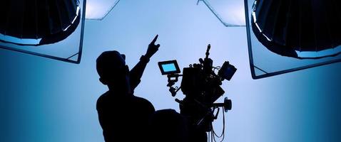 estudio de producción de video o cine utilizado para filmar videografía o fotografía y conjuntos fotográficos. foto