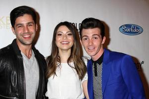 los angeles, 17 de abril - josh peck, miranda cosgrove, drake bell en la fiesta de lanzamiento del álbum de drake bell para ready, set, go at mixology el 17 de abril de 2014 en los angeles, ca foto