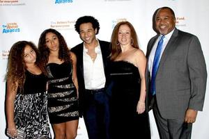 los angeles, 3 de diciembre - jag reivers, phoenix reivers, corbin bleu, martha callari, david reivers en los premios de los actores fund s looking forward en el complejo taglyan el 3 de diciembre de 2015 en los angeles, ca foto