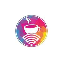 taza de café con logotipo de icono de vector wifi. plantilla de diseño de logotipo creativo para cafetería o restaurante.