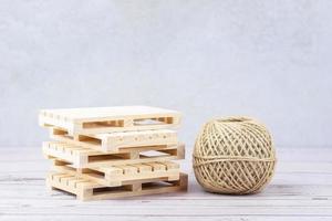 pallet and packing rope photo