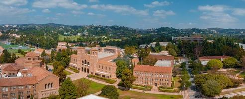 vista aerea del royce hall en la universidad de california, los angeles