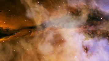 viaggiando attraverso una galassia e campi stellari nello spazio profondo. video