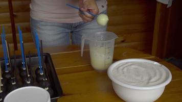 Glaze white Belgian chocolate cake pops video