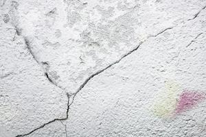 CRACK ON THE WALL photo