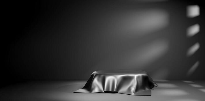 raso negro esconde el podio con sorpresa o regalo. tela brillante brillante revela pedestal en espacio oscuro. fondo de banner publicitario con pared en blanco para texto foto