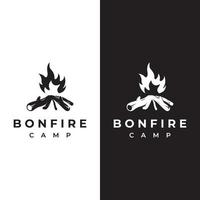 diseño creativo de plantilla de logotipo de hoguera con madera vintage y concepto de fuego para negocios, camping y aventura. vector