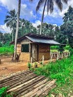 casa antigua en un pueblo foto