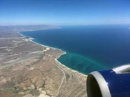 vista de avión de la costa foto