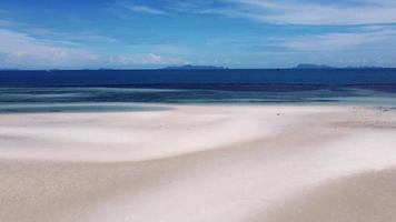 Drohnenvideo schönes Meer und Himmel im Sommer video