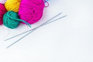 knitting needles with a ball photo