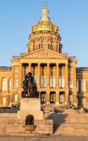 grupo estatuario pionero en el capitolio del estado de iowa foto