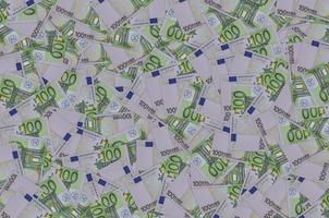 primer plano de la parte delantera del billete de 100 euros con pequeños detalles verdes foto