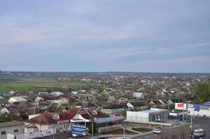 pavlograd. ucrania - 4 de marzo de 2019 vista desde lejos a alguna parte de la ciudad en pavlograd, ucrania foto