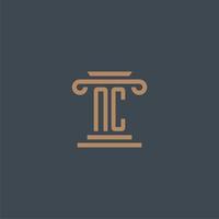 monograma inicial nc para logotipo de bufete de abogados con diseño de pilar vector