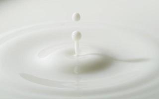 gota de leche en stop motion foto