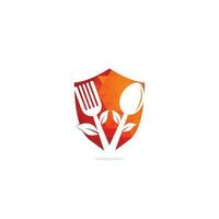 diseño de logotipo de alimentos saludables. logotipo de alimentos orgánicos. logo de comida con cuchara, tenedor y hojas. logotipo de comida. logotipo de comida saludable de cubiertos de hoja vector