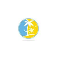 diseño de icono de logotipo de viaje de playa. plantilla de logotipo de viaje. palmera con vector de plantilla de logotipo de ola oceánica.