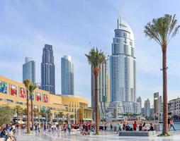 dubai, emiratos árabes unidos 25 de diciembre de 2018 arquitectura del horizonte. paisaje de la ciudad de dubai. vista panorámica de la puesta de sol del horizonte de la ciudad moderna. paisaje urbano de los emiratos árabes unidos. foto