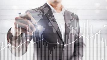 gráfico de crecimiento de las finanzas empresariales gráfico que analiza el diagrama de comercio y el concepto de intercambio de divisas encabezado de sitio web de fondo de medios mixtos de doble exposición. foto