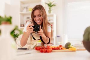 chica bloguera atractiva foto