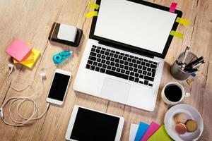 espacio de trabajo con taza de café foto