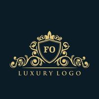 logotipo de la letra fo con escudo dorado de lujo. plantilla de vector de logotipo de elegancia.