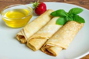 crepes con fresas con miel foto