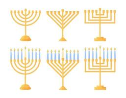 menorá de hanukkah aislada. conjunto vectorial de símbolo tradicional de festividad judía. colección de chanukiahs de diferentes formas. soportes dorados vacíos y con nueve velas encendidas. ilustración vectorial plana vector