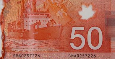 barco de la guardia costera canadiense amundsen research rompehielos en canadá 50 dólares 2012 fragmento de billete de polímero foto